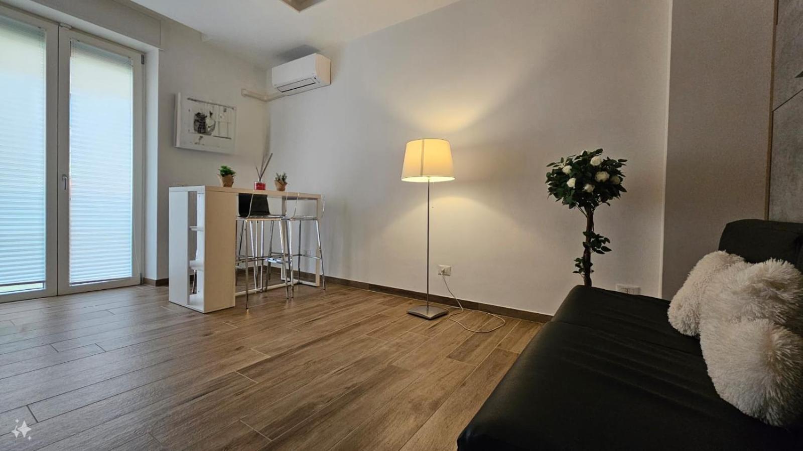 Casa Di Meg Appartamento A Milano Vicino Ai Navigli Luaran gambar